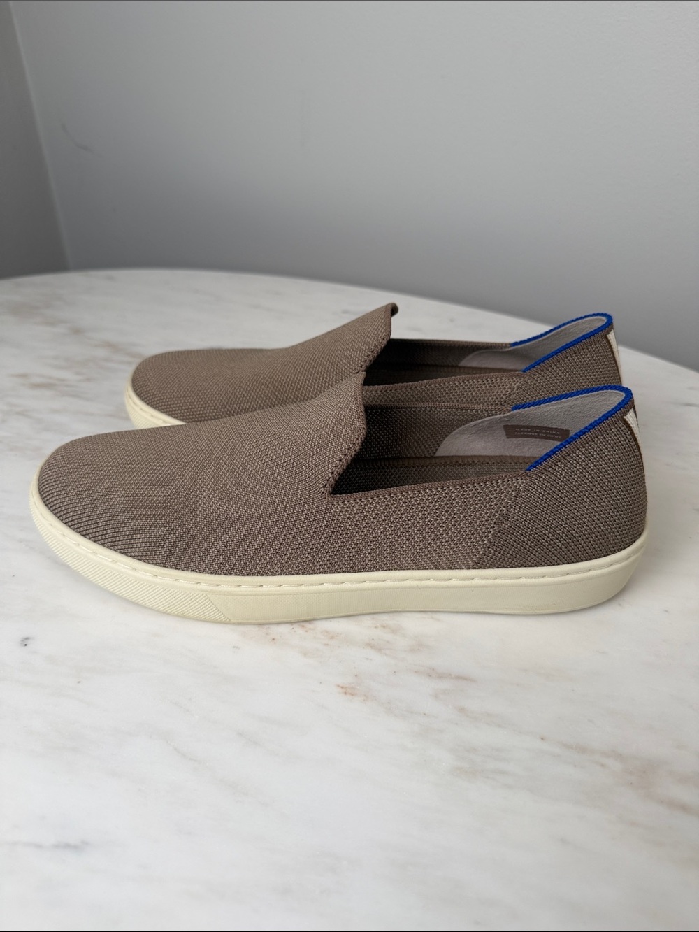 Rothy’s Original Slip-On Sneakers in Latte Size 8